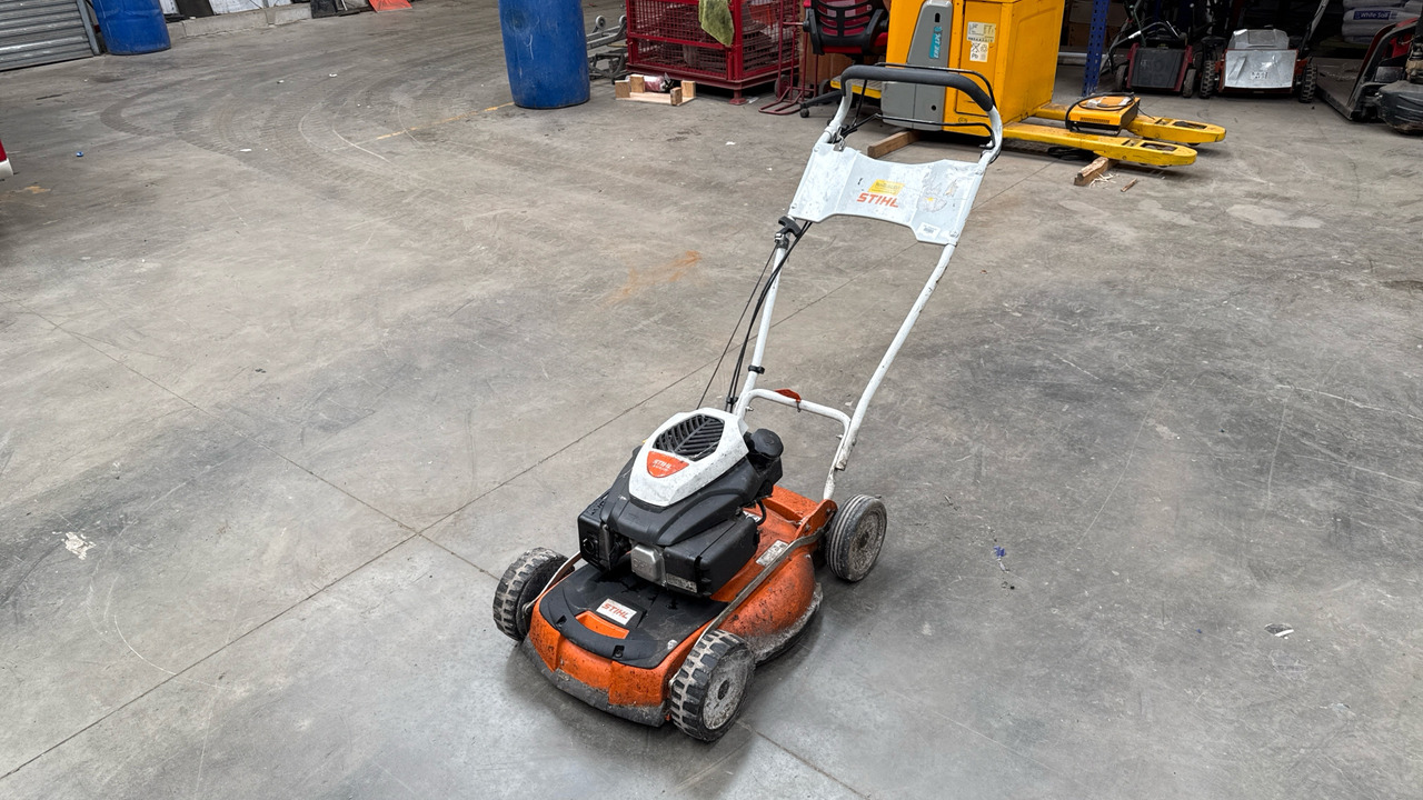 STIHL RM4 RTP - Vejapjovė: foto 3 STIHL RM4 RTP - Vejapjovė: foto 3