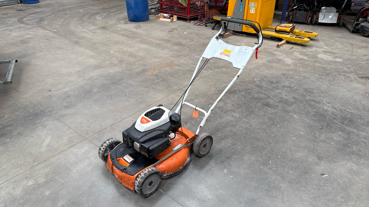 STIHL RM4 RTP - Vejapjovė: foto 2 STIHL RM4 RTP - Vejapjovė: foto 2