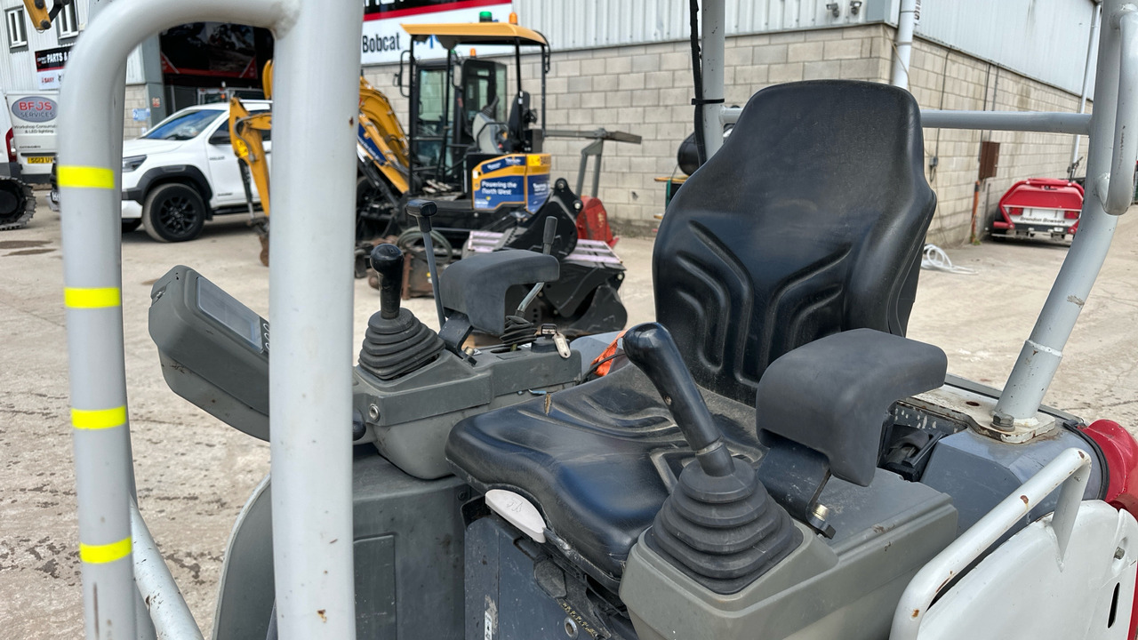 TAKEUCHI TB216 - Mini ekskavatorius: foto 5 TAKEUCHI TB216 - Mini ekskavatorius: foto 5