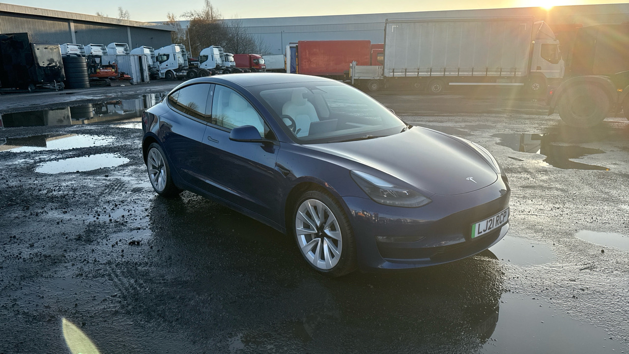 TESLA MODEL 3 LONG RANGE DUAL MOTOR - Sedanas: foto 1 TESLA MODEL 3 LONG RANGE DUAL MOTOR - Sedanas: foto 1