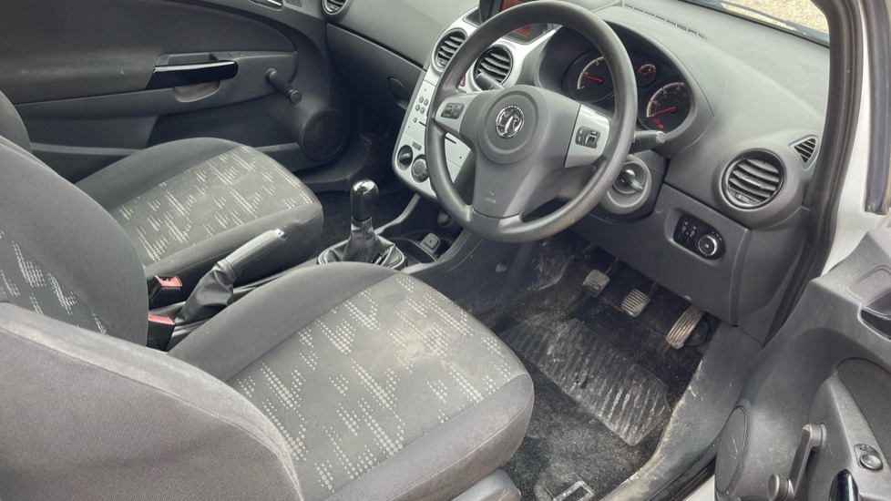 VAUXHALL CORSA 16V 1.3 CDTI ECOFLEX - Lengvasis automobilis: foto 5 VAUXHALL CORSA 16V 1.3 CDTI ECOFLEX - Lengvasis automobilis: foto 5