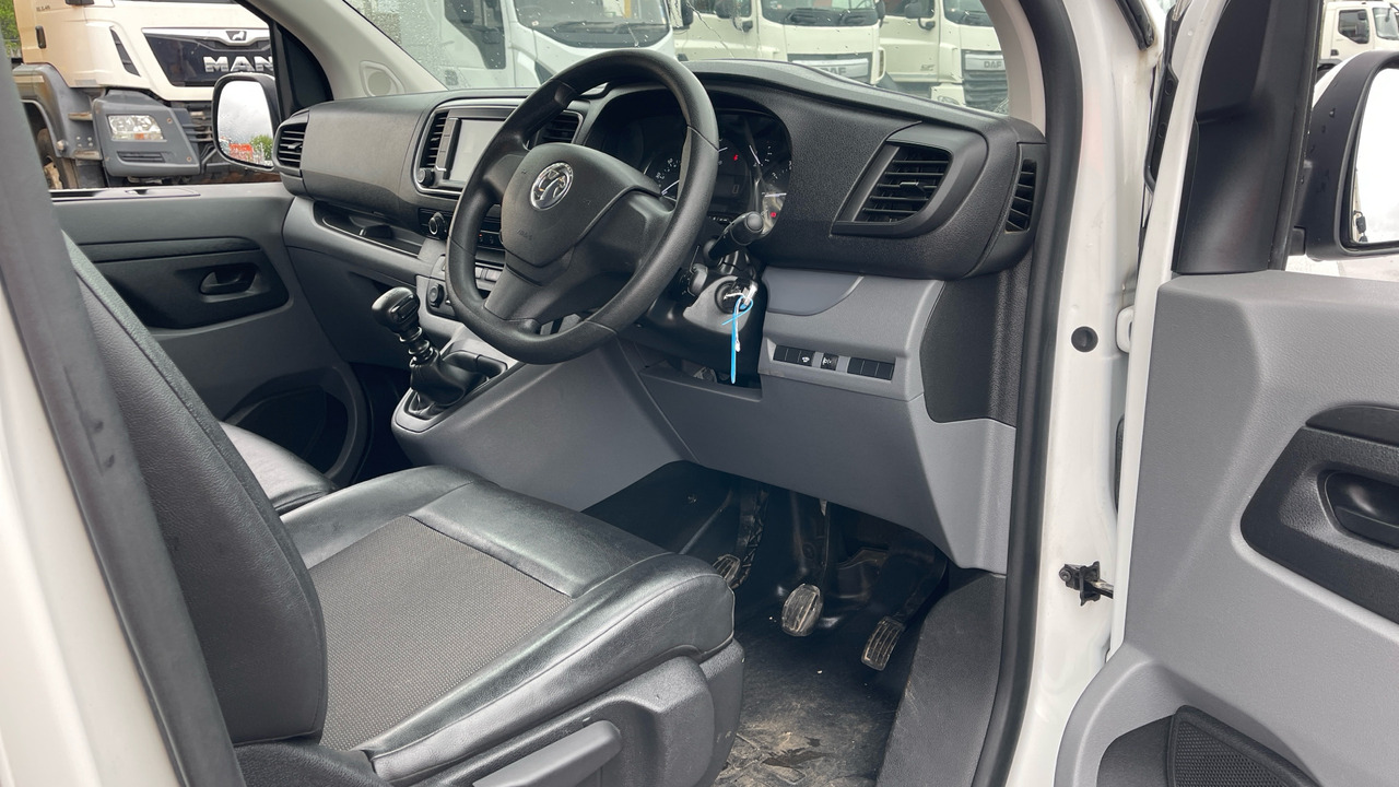 VAUXHALL VIVARO 2900 1.5d 100PS Sportive - Mažas furgonas: foto 5 VAUXHALL VIVARO 2900 1.5d 100PS Sportive - Mažas furgonas: foto 5