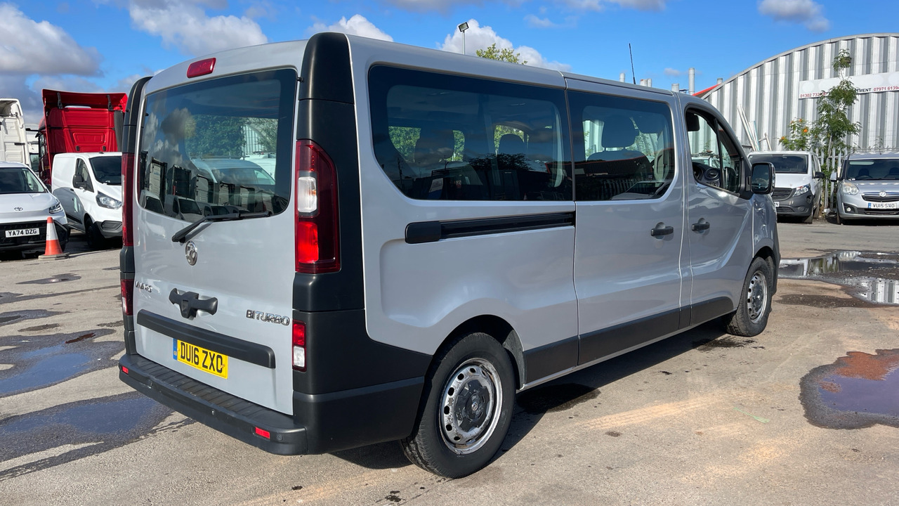 VAUXHALL VIVARO 2900 1.6 CDTI BITURBO 125PS - Mikroautobusas, Keleivinis furgonas: foto 4 VAUXHALL VIVARO 2900 1.6 CDTI BITURBO 125PS - Mikroautobusas, Keleivinis furgonas: foto 4