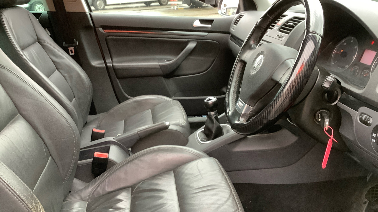 VOLKSWAGEN GOLF GT 2.0 TDI 140PS - Hečbekas: foto 5 VOLKSWAGEN GOLF GT 2.0 TDI 140PS - Hečbekas: foto 5