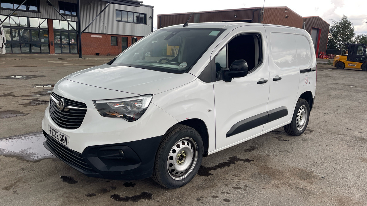 Vauxhall Combo Cargo 2300 1.5 TURBO D 100PS - Mažas furgonas: foto 2 Vauxhall Combo Cargo 2300 1.5 TURBO D 100PS - Mažas furgonas: foto 2