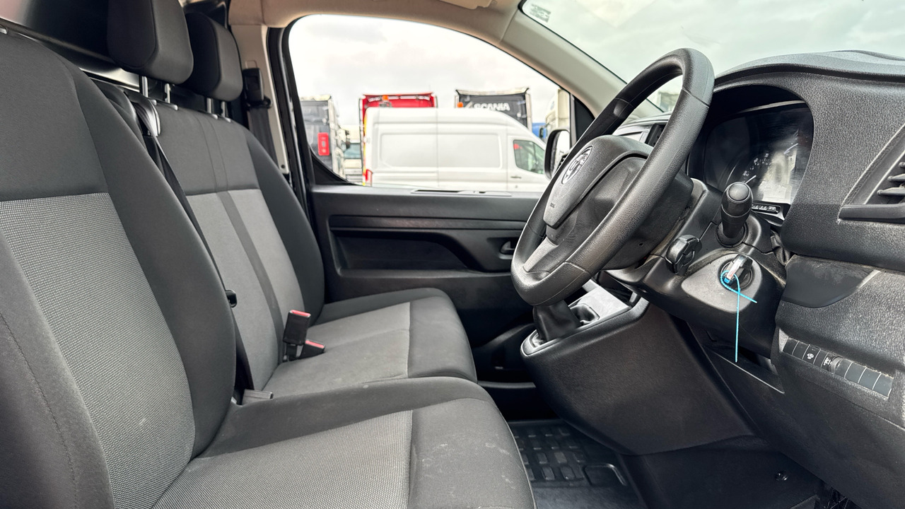 Vauxhall Vivaro 3100 2.0 D 145PS - Mažas furgonas: foto 5 Vauxhall Vivaro 3100 2.0 D 145PS - Mažas furgonas: foto 5