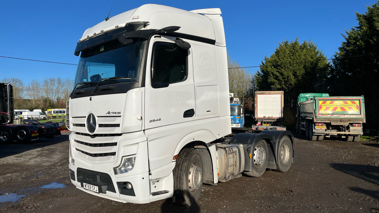Mercedes-Benz Actros 2545 - Vilkikas: foto 2 Mercedes-Benz Actros 2545 - Vilkikas: foto 2