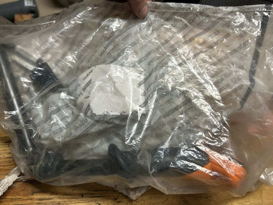 Dźwignia zmiany biegow New Holland 4792 p 6782 - Atsarginės dalys - Žemės ūkio technika: foto 2 Dźwignia zmiany biegow New Holland 4792 p 6782 - Atsarginės dalys - Žemės ūkio technika: foto 2