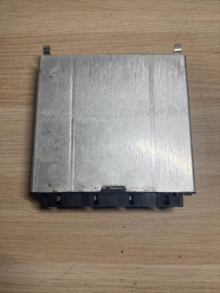 Mercedes Atego VDO Elektronik FMR Steuergerät A0004464702 - Atsarginės dalys: foto 3 Mercedes Atego VDO Elektronik FMR Steuergerät A0004464702 - Atsarginės dalys: foto 3