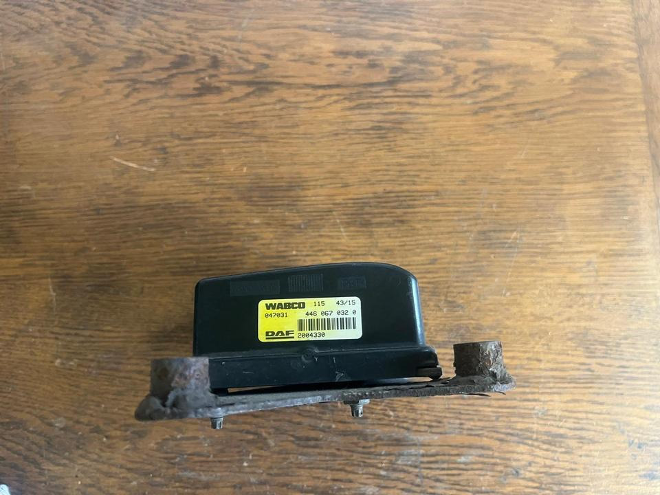 DAF Radarsensor 2004330 WABCO 4460670320 - Jutiklis - Sunkvežimis: foto 4 DAF Radarsensor 2004330 WABCO 4460670320 - Jutiklis - Sunkvežimis: foto 4