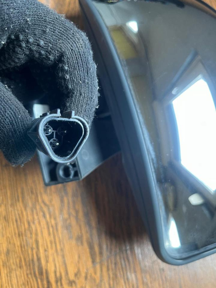 MAN Außenspiegel, Rampenspiegel elektrisch 81637306574 - Galinio vaizdo veidrodis - Sunkvežimis: foto 3 MAN Außenspiegel, Rampenspiegel elektrisch 81637306574 - Galinio vaizdo veidrodis - Sunkvežimis: foto 3