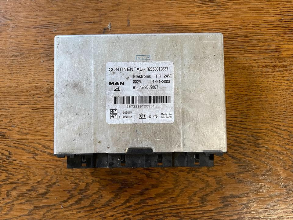 MAN CONTINENTAL VDO Elektronik FFR Steuergerät Nr 81.25805.7087 - Valdymo blokas - Sunkvežimis: foto 1 MAN CONTINENTAL VDO Elektronik FFR Steuergerät Nr 81.25805.7087 - Valdymo blokas - Sunkvežimis: foto 1