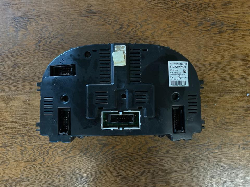 MAN Kombiinstrument Tacho 81272026170 - Prietaisų skydas - Sunkvežimis: foto 2 MAN Kombiinstrument Tacho 81272026170 - Prietaisų skydas - Sunkvežimis: foto 2