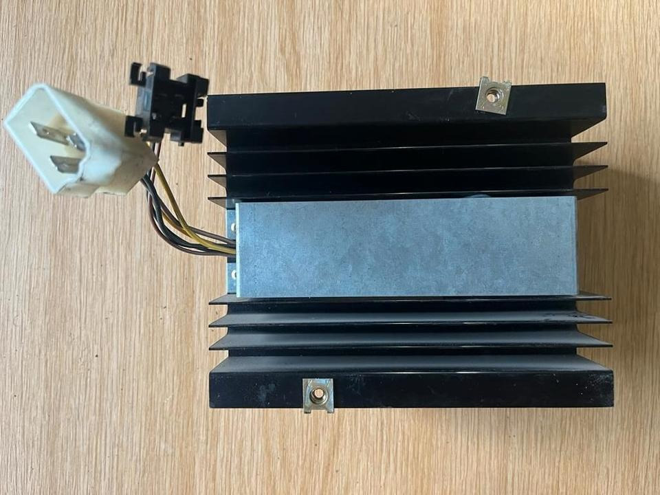 MAN Spannungswandler LINDENMAYR TYP 190 24V/12V 10A/7A - Elektros sistema - Sunkvežimis: foto 3 MAN Spannungswandler LINDENMAYR TYP 190 24V/12V 10A/7A - Elektros sistema - Sunkvežimis: foto 3