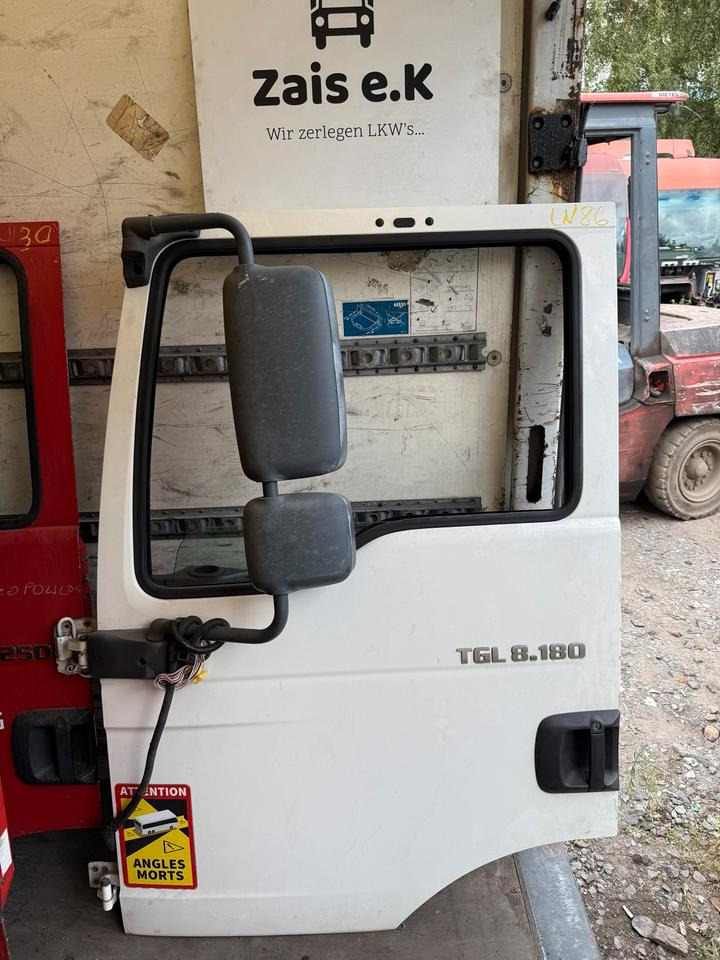 MAN TGL Fahrertür Weiß Spiegel Innenverkleidung - Durys ir dalys - Sunkvežimis: foto 1 MAN TGL Fahrertür Weiß Spiegel Innenverkleidung - Durys ir dalys - Sunkvežimis: foto 1