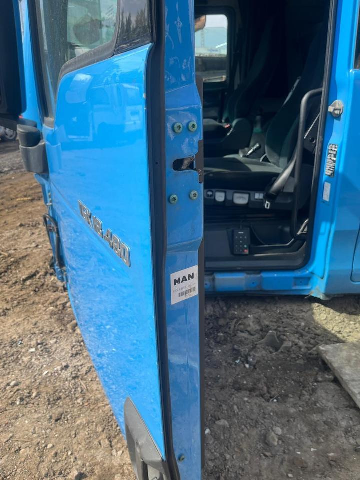 MAN TGX EU6 Fahrertür, Tür blau, Spiegel & Innenverkleidung - Durys ir dalys - Sunkvežimis: foto 5 MAN TGX EU6 Fahrertür, Tür blau, Spiegel & Innenverkleidung - Durys ir dalys - Sunkvežimis: foto 5