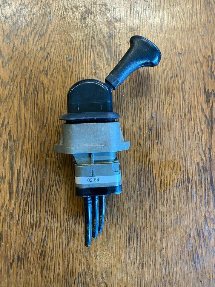 Mercedes Actros MP2 Handknorrbremse A 000 420 02 84 - Pavarų svirtis - Sunkvežimis: foto 2 Mercedes Actros MP2 Handknorrbremse A 000 420 02 84 - Pavarų svirtis - Sunkvežimis: foto 2