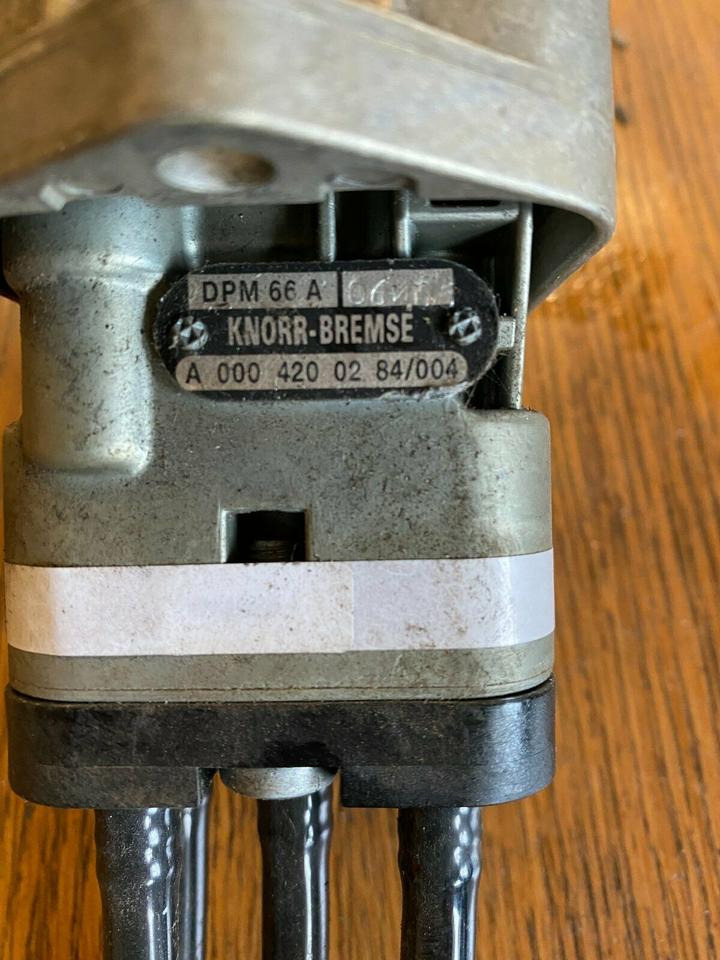 Mercedes Actros MP2 Handknorrbremse A 000 420 02 84 - Pavarų svirtis - Sunkvežimis: foto 3 Mercedes Actros MP2 Handknorrbremse A 000 420 02 84 - Pavarų svirtis - Sunkvežimis: foto 3