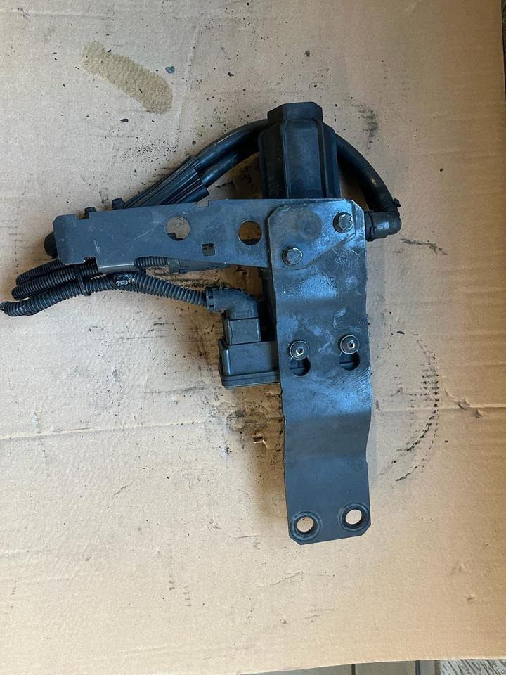 Mercedes Actros MP4 AdBlue Pumpe A0001403978 - Kuro siurblys - Sunkvežimis: foto 4 Mercedes Actros MP4 AdBlue Pumpe A0001403978 - Kuro siurblys - Sunkvežimis: foto 4