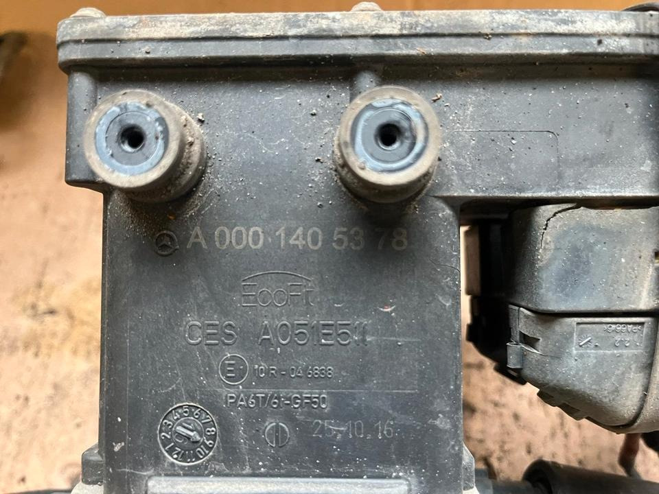 Mercedes Actros MP4 AdBlue Pumpe A0001405378 - Kuro siurblys - Sunkvežimis: foto 2 Mercedes Actros MP4 AdBlue Pumpe A0001405378 - Kuro siurblys - Sunkvežimis: foto 2