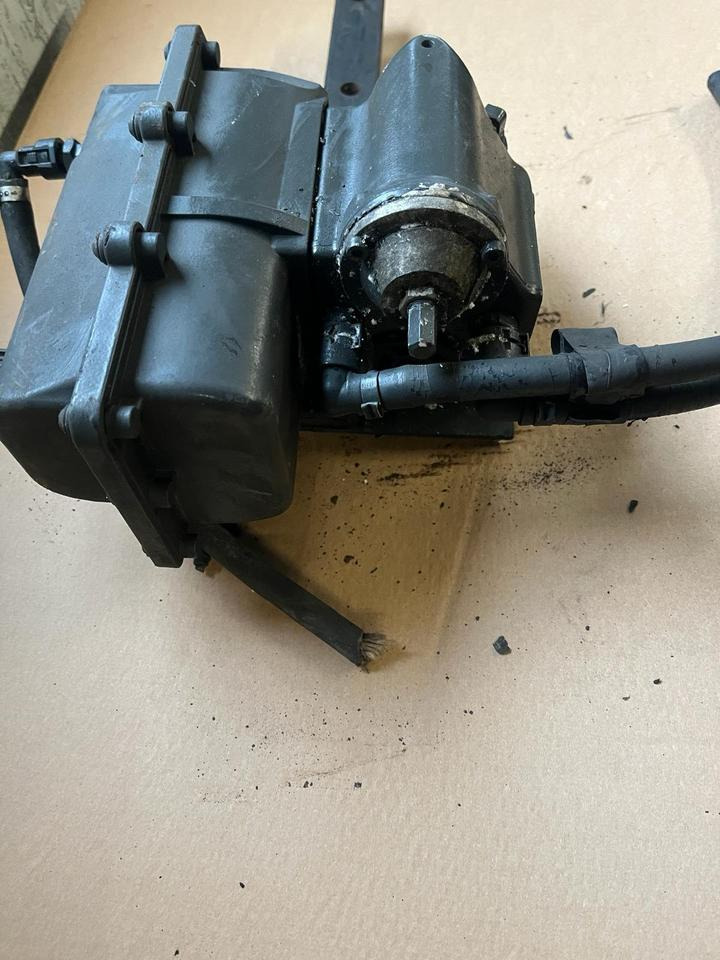 Mercedes-Benz Actros Atego EU4 EU5 AdBlue Pumpe A0001400478 - Kuro siurblys - Sunkvežimis: foto 4 Mercedes-Benz Actros Atego EU4 EU5 AdBlue Pumpe A0001400478 - Kuro siurblys - Sunkvežimis: foto 4