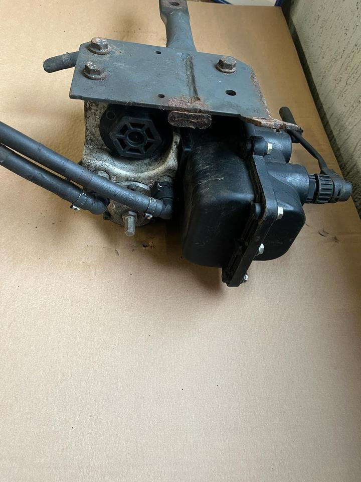 Mercedes-Benz Actros Atego EU4 EU5 AdBlue Pumpe A0001400978 - Kuro siurblys - Sunkvežimis: foto 4 Mercedes-Benz Actros Atego EU4 EU5 AdBlue Pumpe A0001400978 - Kuro siurblys - Sunkvežimis: foto 4