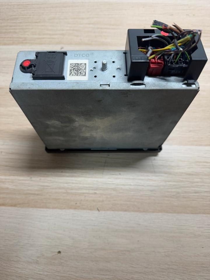 Mercedes Benz Actros MP4 VDO Tachograph A0014469033 - Tachografas: foto 3 Mercedes Benz Actros MP4 VDO Tachograph A0014469033 - Tachografas: foto 3