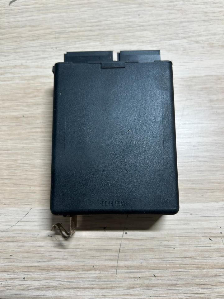 Mercedes-Benz Funkfernbedienung VDO Steuergerät 24V A0004460018 - Valdymo blokas: foto 4 Mercedes-Benz Funkfernbedienung VDO Steuergerät 24V A0004460018 - Valdymo blokas: foto 4