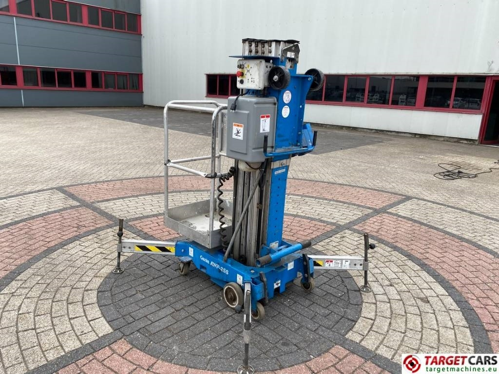 Genie AWP-25S Electric AC Vertical Mast Work Lift 950cm - Stiebinis keltuvas: foto 4 Genie AWP-25S Electric AC Vertical Mast Work Lift 950cm - Stiebinis keltuvas: foto 4