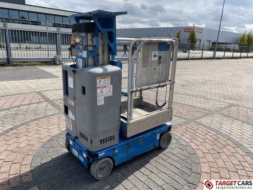 Genie GR-15 Runabout Electric Vertical Mast Lift 652cm - Stiebinis keltuvas: foto 3 Genie GR-15 Runabout Electric Vertical Mast Lift 652cm - Stiebinis keltuvas: foto 3