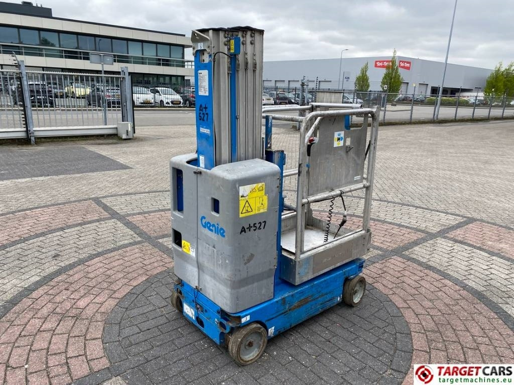 Genie GR-20 Runabout Vertical Mast Work Lift 802cm - Stiebinis keltuvas: foto 3 Genie GR-20 Runabout Vertical Mast Work Lift 802cm - Stiebinis keltuvas: foto 3