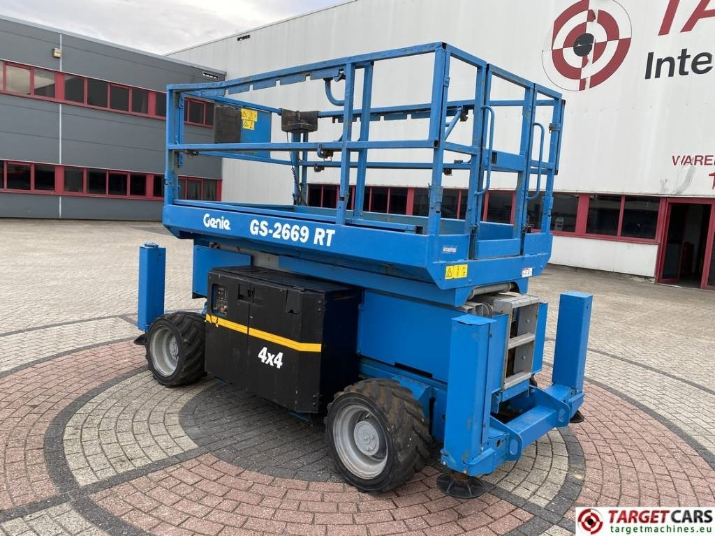 Genie GS-2669RT Diesel 4x4 Scissor Work Lift 1000cm - Žirklinis keltuvas: foto 4 Genie GS-2669RT Diesel 4x4 Scissor Work Lift 1000cm - Žirklinis keltuvas: foto 4