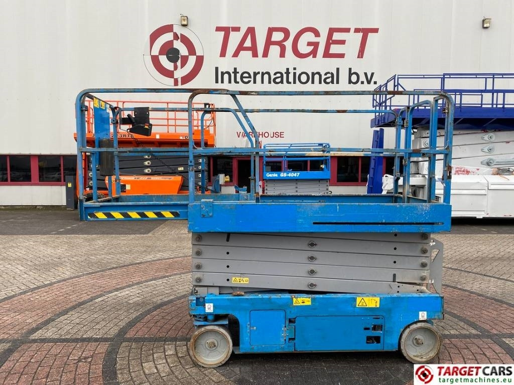 Genie GS-3246 Electric Scissor Work Lift 1175cm - Žirklinis keltuvas: foto 4 Genie GS-3246 Electric Scissor Work Lift 1175cm - Žirklinis keltuvas: foto 4