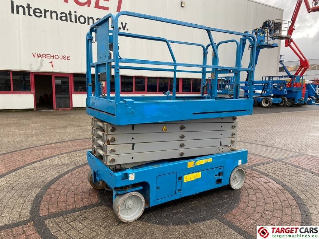 Genie GS-3246 Electric Scissor Work Lift 1175cm - Žirklinis keltuvas: foto 1 Genie GS-3246 Electric Scissor Work Lift 1175cm - Žirklinis keltuvas: foto 1