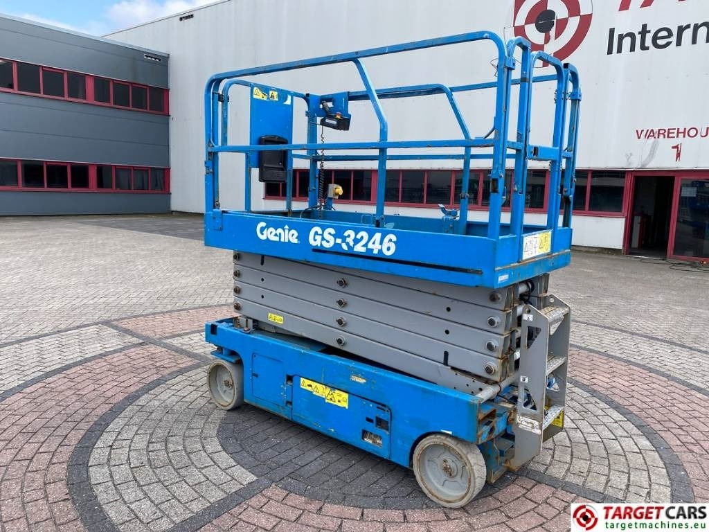 Genie GS-3246 Electric Scissor Work Lift 1175cm - Žirklinis keltuvas: foto 4 Genie GS-3246 Electric Scissor Work Lift 1175cm - Žirklinis keltuvas: foto 4