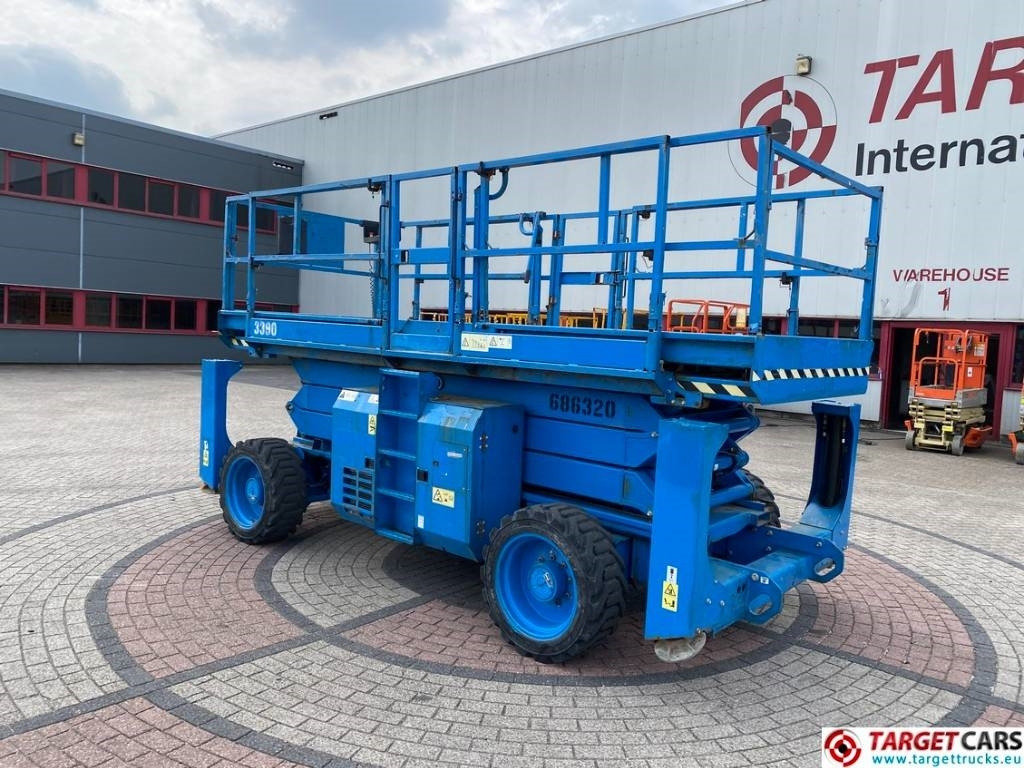 Genie GS-3390RT Diesel 4x4 Scissor Work Lift 1206cm - Žirklinis keltuvas: foto 4 Genie GS-3390RT Diesel 4x4 Scissor Work Lift 1206cm - Žirklinis keltuvas: foto 4