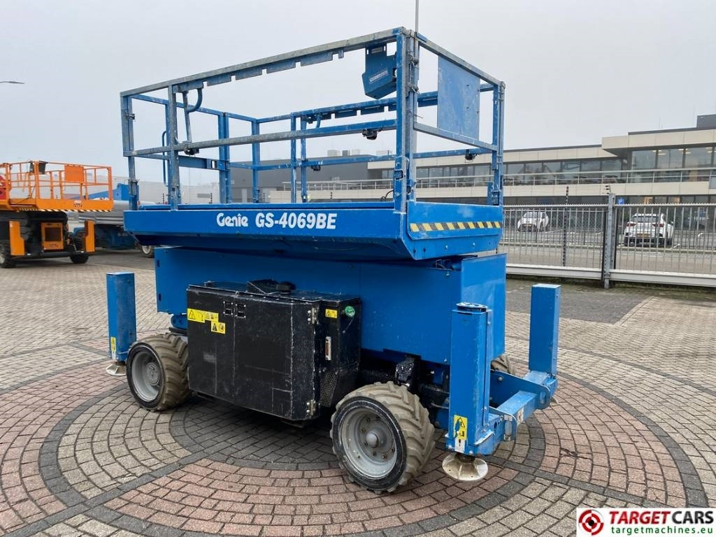 Genie GS-4069BE HyBrid Scissor Work Lift 1412cm - Žirklinis keltuvas: foto 2 Genie GS-4069BE HyBrid Scissor Work Lift 1412cm - Žirklinis keltuvas: foto 2