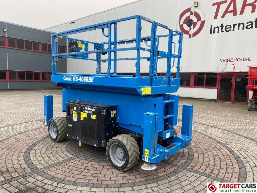 Genie GS-4069BE HyBrid Scissor Work Lift 1412cm - Žirklinis keltuvas: foto 4 Genie GS-4069BE HyBrid Scissor Work Lift 1412cm - Žirklinis keltuvas: foto 4