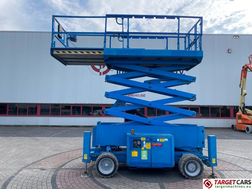 Genie GS-4069DC Electric 4x4 Scissor Work Lift 1412cm - Žirklinis keltuvas: foto 5 Genie GS-4069DC Electric 4x4 Scissor Work Lift 1412cm - Žirklinis keltuvas: foto 5