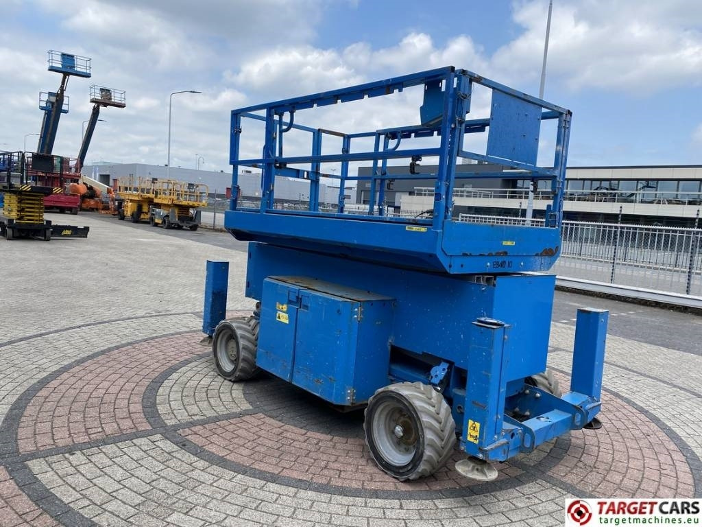 Genie GS-4069DC Electric Scissor Work Lift 1412cm - Žirklinis keltuvas: foto 2 Genie GS-4069DC Electric Scissor Work Lift 1412cm - Žirklinis keltuvas: foto 2