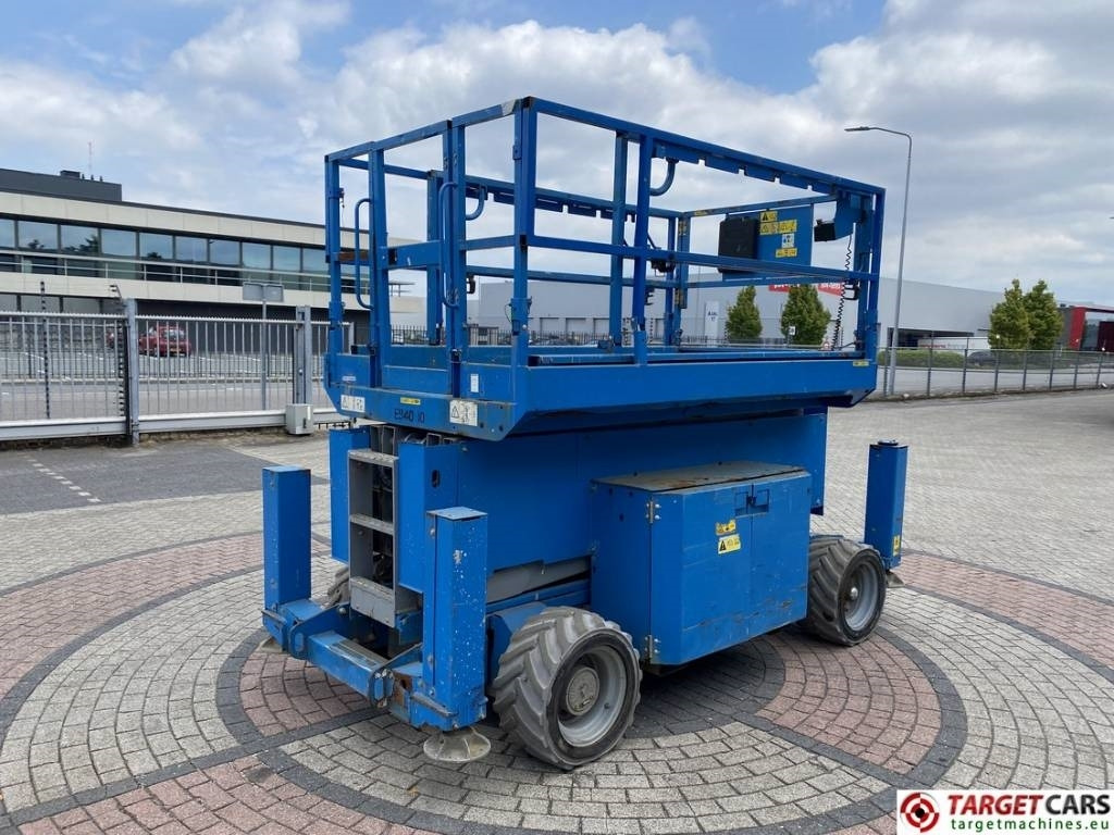 Genie GS-4069DC Electric Scissor Work Lift 1412cm - Žirklinis keltuvas: foto 3 Genie GS-4069DC Electric Scissor Work Lift 1412cm - Žirklinis keltuvas: foto 3