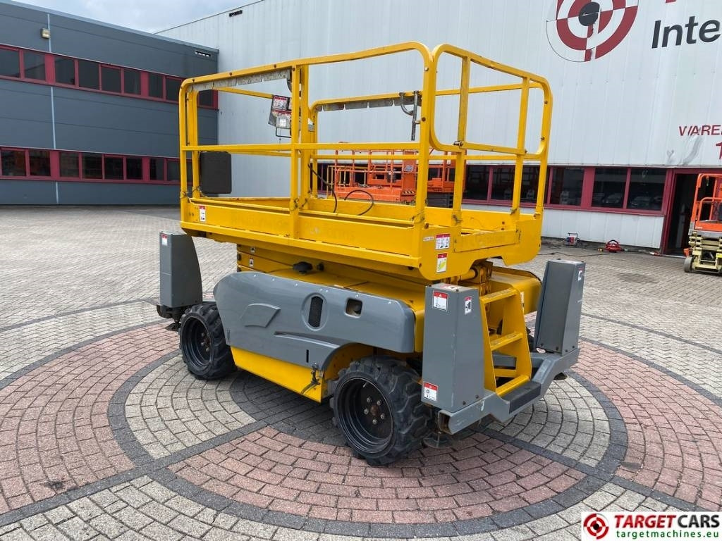 Haulotte Compact 10DX Diesel 4x4 Scissor Work Lift 1015cm - Žirklinis keltuvas: foto 4 Haulotte Compact 10DX Diesel 4x4 Scissor Work Lift 1015cm - Žirklinis keltuvas: foto 4