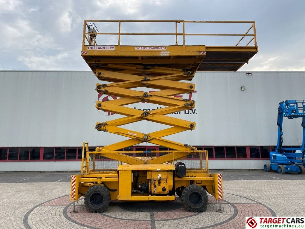 Holland Lift B195DL-25 4WD Diesel 4x4 Scissor Work Lift 2150cm - Žirklinis keltuvas: foto 5 Holland Lift B195DL-25 4WD Diesel 4x4 Scissor Work Lift 2150cm - Žirklinis keltuvas: foto 5