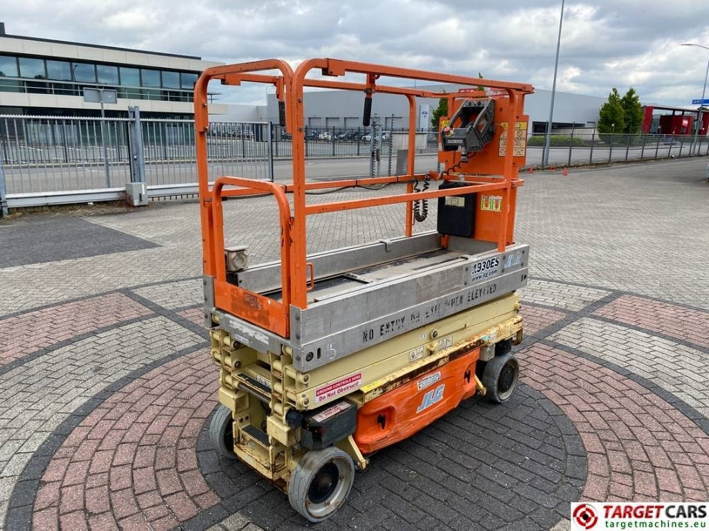 JLG 1930ES Electric Scissor Work Lift 772cm - Žirklinis keltuvas: foto 3 JLG 1930ES Electric Scissor Work Lift 772cm - Žirklinis keltuvas: foto 3