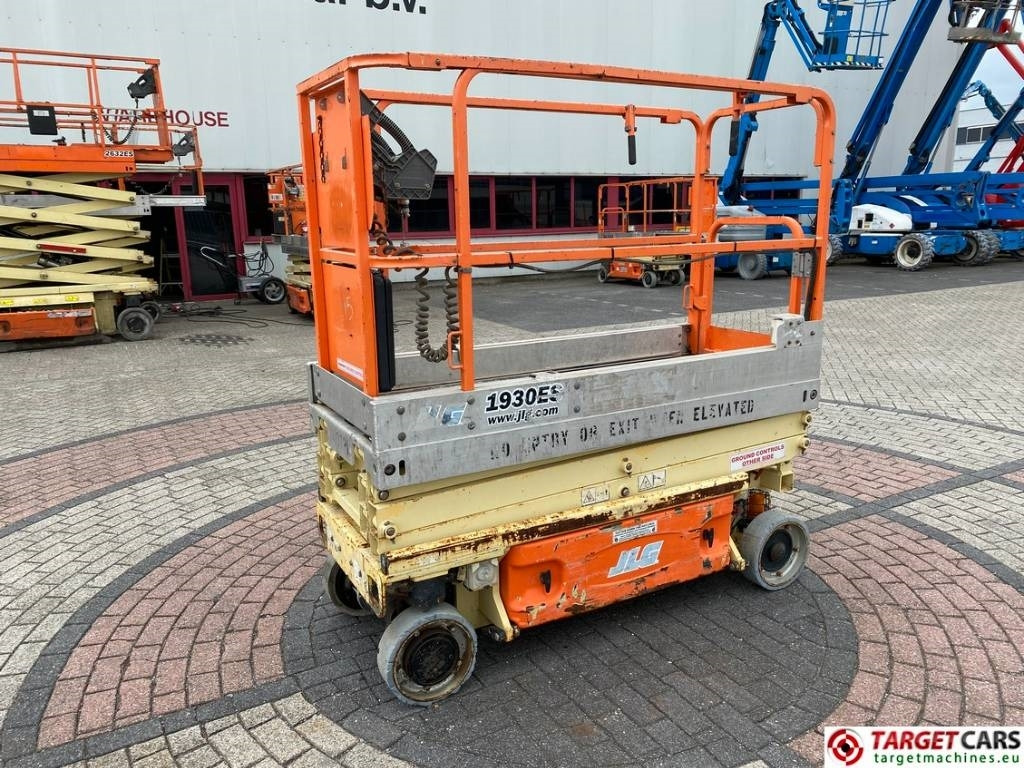 JLG 1930ES Electric Scissor Work Lift 772cm - Žirklinis keltuvas: foto 1 JLG 1930ES Electric Scissor Work Lift 772cm - Žirklinis keltuvas: foto 1