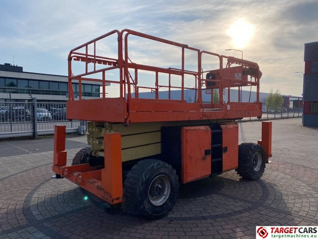 JLG 330LRT Diesel 4x4 Scissor Work Lift 1200cm - Žirklinis keltuvas: foto 3 JLG 330LRT Diesel 4x4 Scissor Work Lift 1200cm - Žirklinis keltuvas: foto 3