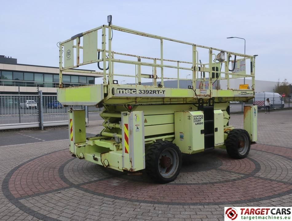 MEC 3392RT-T Diesel 4x4 Scissor Work LIft 1200cm - Žirklinis keltuvas: foto 3 MEC 3392RT-T Diesel 4x4 Scissor Work LIft 1200cm - Žirklinis keltuvas: foto 3