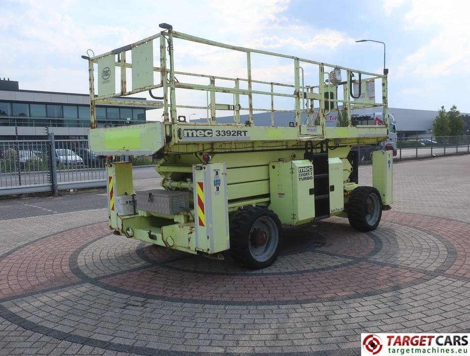MEC 3392RT-T Diesel 4x4 Scissor Work Lift 1200cm - Žirklinis keltuvas: foto 3 MEC 3392RT-T Diesel 4x4 Scissor Work Lift 1200cm - Žirklinis keltuvas: foto 3