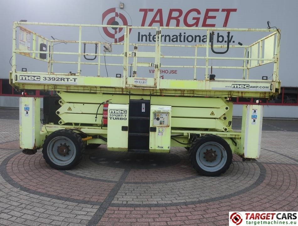 MEC 3392RT-T Diesel 4x4 Scissor Work Lift 1200cm - Žirklinis keltuvas: foto 5 MEC 3392RT-T Diesel 4x4 Scissor Work Lift 1200cm - Žirklinis keltuvas: foto 5