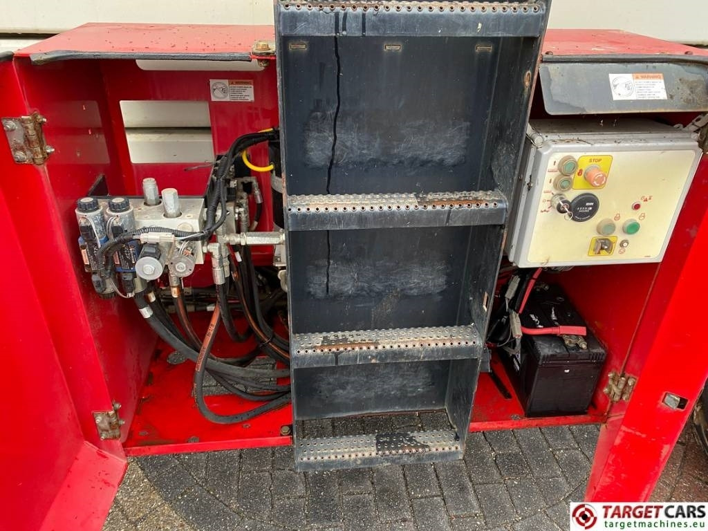 Žirklinis keltuvas MEC 6092RT Diesel 4x4 Scissor Work Lift 2020cm: foto 13 Žirklinis keltuvas MEC 6092RT Diesel 4x4 Scissor Work Lift 2020cm: foto 13